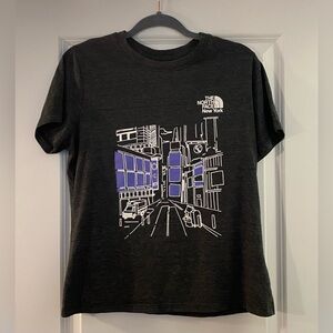 The North Face T-Shirt / Short Sleeve Tee New York Edition Gray Sz L Gently Used